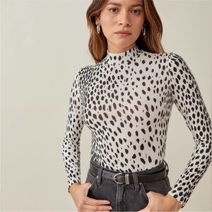 [reformation] bailey knit mock-neck top in cheetah print